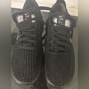 Nike shoe number 7.5 Unisex man or woman